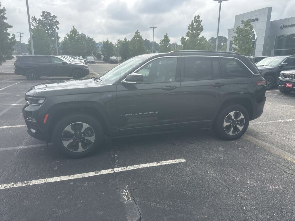 New 2024 Jeep Grand Cherokee Limited 4xe w/ Luxury Tech Group II AWD/4WD image 3