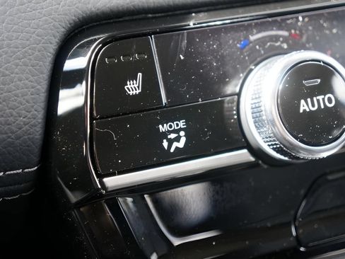 Used 2025 Honda Pilot Touring image 22