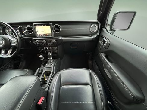 Used 2022 Jeep Wrangler Unlimited Sahara w/ Cold Weather Group image 21