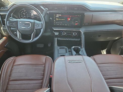 Used 2024 GMC Sierra 2500 Denali Ultimate AWD/4WD image 9