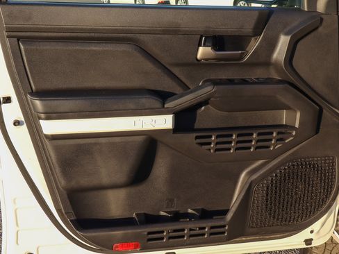 Used 2024 Toyota Tacoma TRD Off-Road image 16