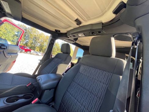 Used 2011 Jeep Wrangler Unlimited Sport image 24