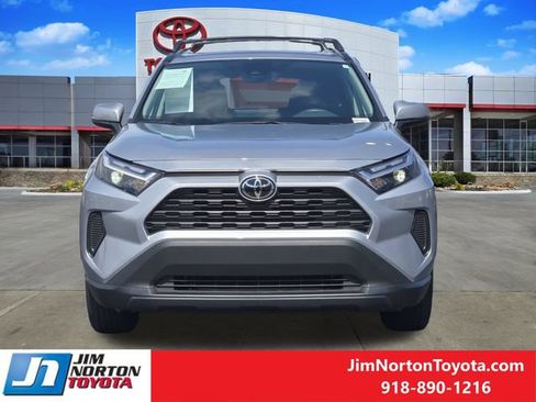 Used 2025 Toyota RAV4 XLE FWD image 2