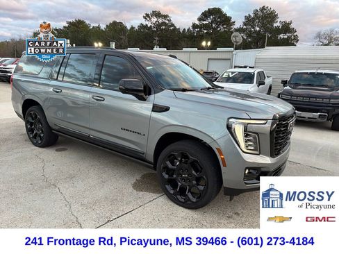 Used 2026 GMC Yukon XL Denali w/ Denali Reserve Package image 9