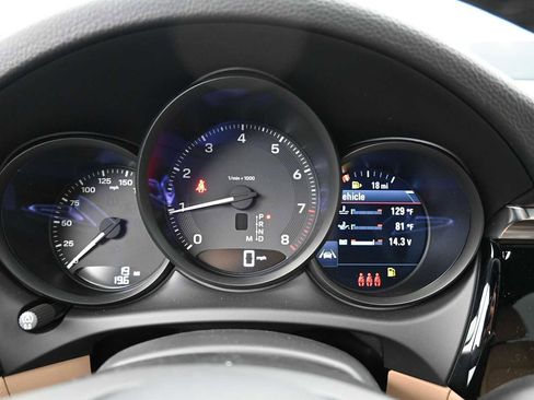 New 2026 Porsche Macan AWD/4WD image 10