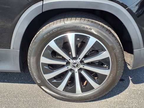 Used 2022 Mercedes-Benz GLB 250 4MATIC w/ Premium Package Lite image 11