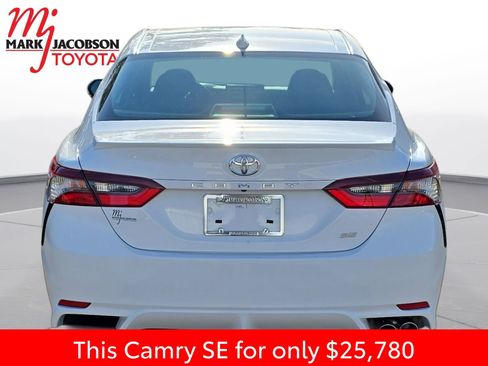 Used 2023 Toyota Camry SE image 11