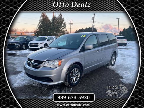 Used 2016 Dodge Grand Caravan SE image 1