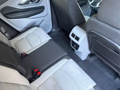 Used 2024 GMC Terrain SLE AWD/4WD image 17