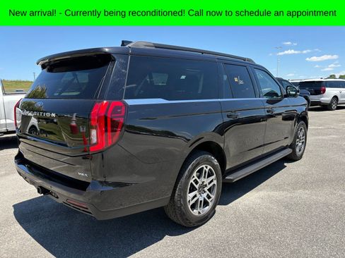 Used 2025 Ford Expedition Max Active AWD/4WD image 3