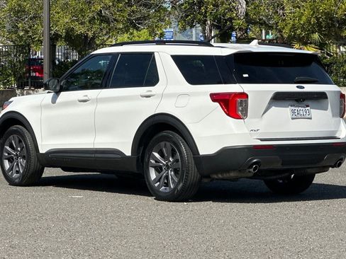 Certified 2022 Ford Explorer XLT w/ Equipment Group 202A image 5