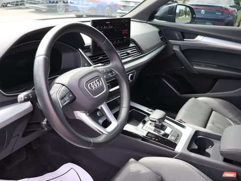 Used 2024 Audi Q5 2.0T Premium w/ Summer of Audi Package AWD/4WD image 12