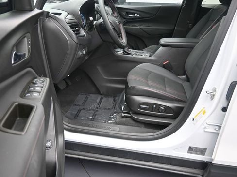 Used 2023 Chevrolet Equinox RS image 12