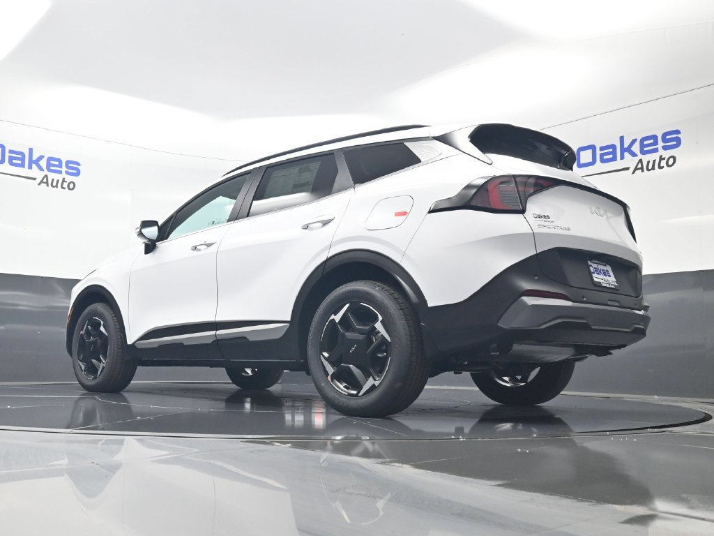 Certified 2026 Kia Sportage EX w/ EX Panorama Roof Package AWD/4WD image 40