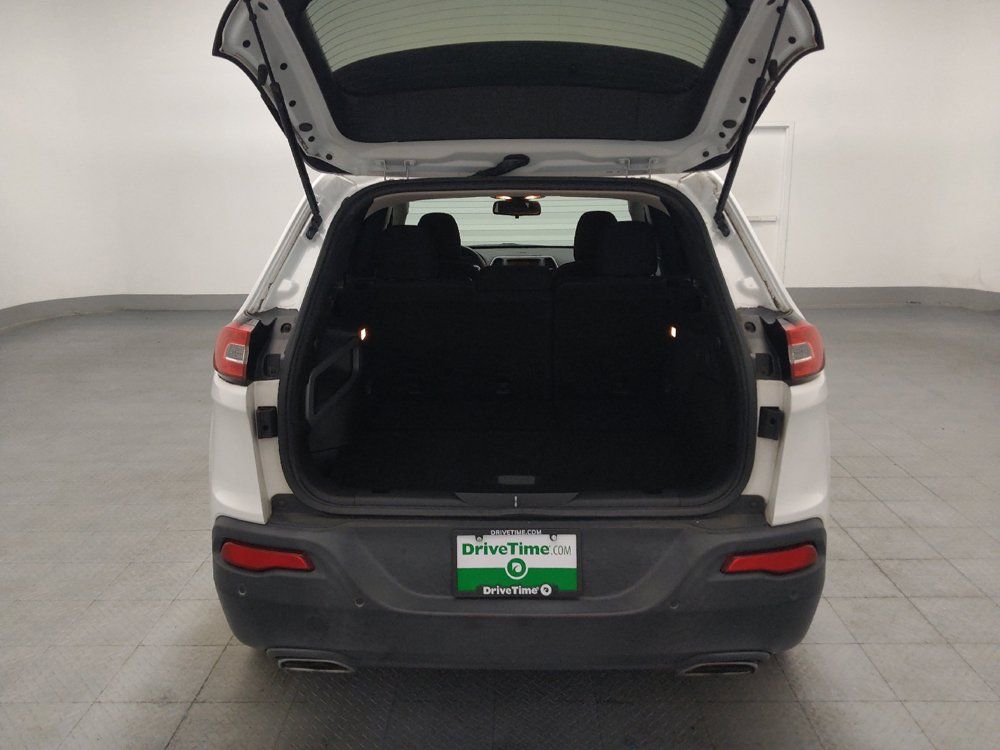 Used 2017 Jeep Cherokee Latitude w/ Safety/Convenience Group FWD image 29