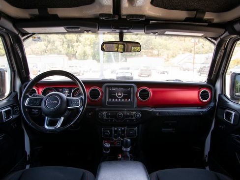 Used 2020 Jeep Wrangler Unlimited Rubicon AWD/4WD image 16