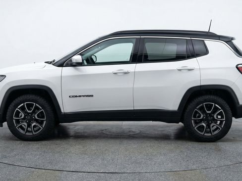 Used 2025 Jeep Compass Trailhawk w/ Trailer Tow Group image 5