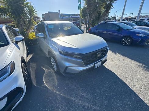 Used 2025 Honda CR-V LX image 2
