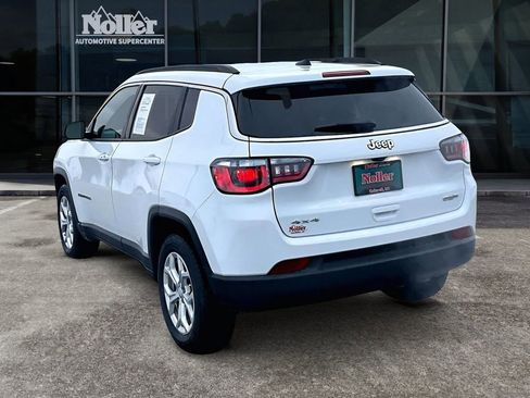 Used 2024 Jeep Compass Latitude image 13