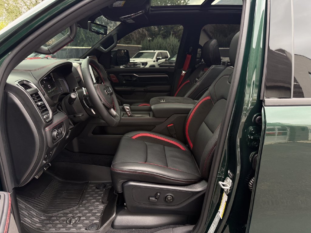 Used 2027 RAM 1500 4x4 Crew Cab image 21
