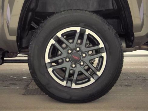 Used 2025 Toyota Tacoma TRD Sport image 21