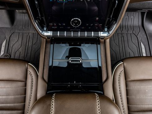 Used 2026 GMC Yukon XL Denali Ultimate image 28