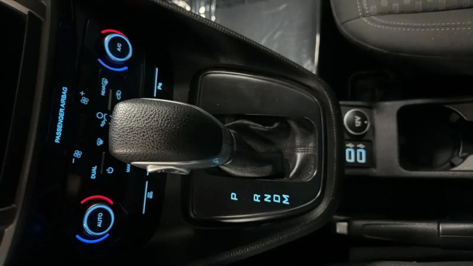Used 2019 Ford Transit Connect XLT FWD image 12