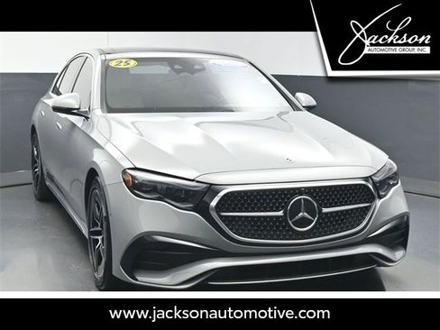 Used 2025 Mercedes-Benz E 350 Sedan image 2