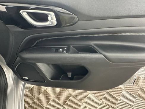 Used 2022 Jeep Compass High Altitude AWD/4WD image 19