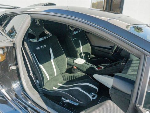 Used 2021 Lamborghini Huracan STO image 57