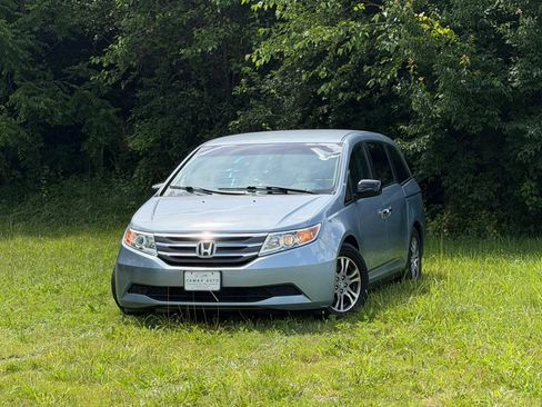Used 2011 Honda Odyssey EX image 1