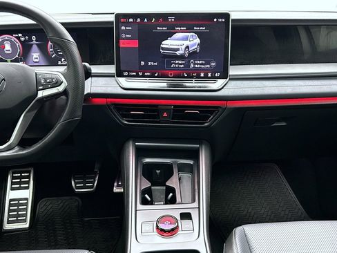 Used 2025 Volkswagen Tiguan SE R-Line AWD/4WD image 13