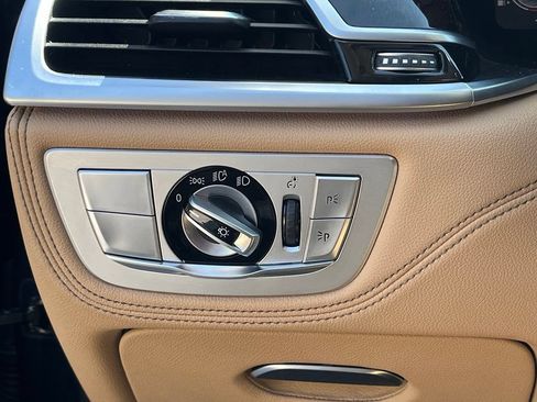 Used 2020 BMW 750i xDrive w/ Executive Package AWD/4WD image 37