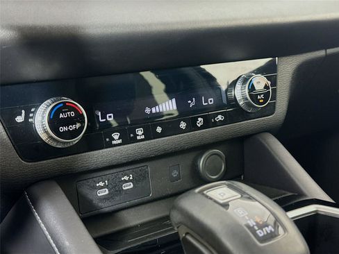 Used 2025 Mitsubishi Outlander SE FWD image 17