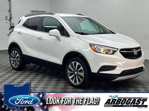 Used 2022 Buick Encore Preferred AWD/4WD image 1