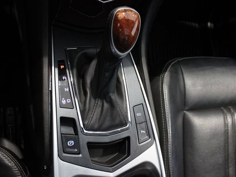 Used 2015 Cadillac SRX Luxury image 15