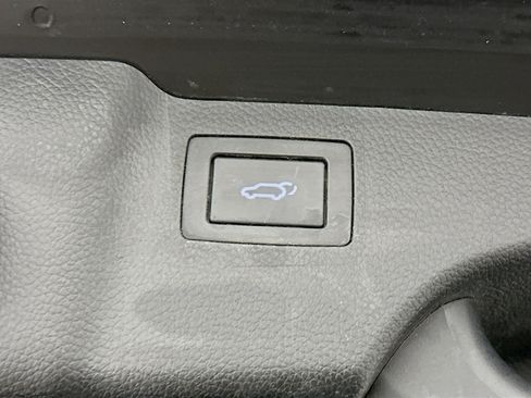 Used 2017 Hyundai Santa Fe Sport w/ 2.4L Tech Package 04 image 32