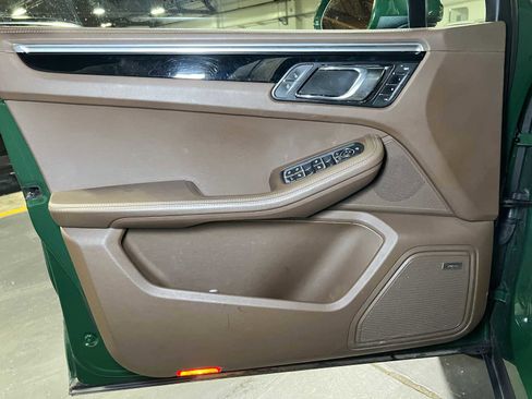 Used 2018 Porsche Macan image 20