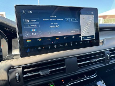 Used 2025 Lincoln Corsair AWD w/ Equipment Group 101A image 13