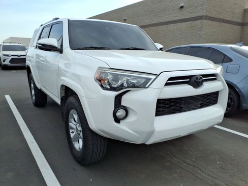 Used 2020 Toyota 4Runner SR5 Premium w/ Moonroof Package AWD/4WD image 1