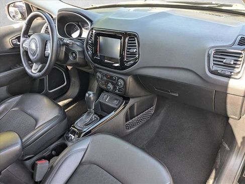 Used 2019 Jeep Compass Latitude FWD image 20