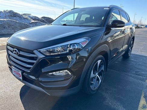 Used 2016 Hyundai Tucson Sport image 8