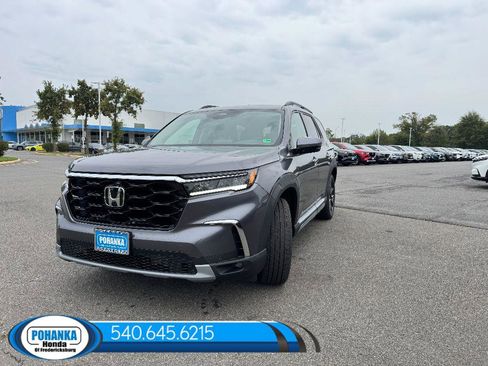 New 2025 Honda Pilot Touring image 1