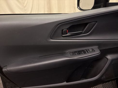 Used 2023 Toyota Prius Limited image 9