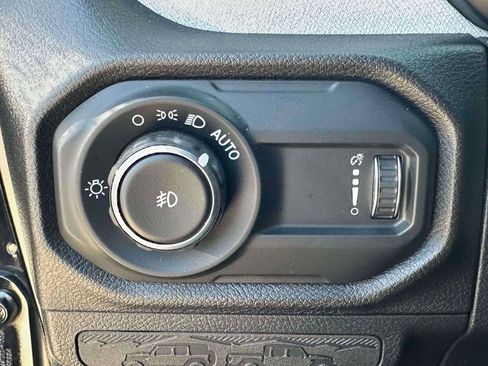 Used 2025 Jeep Wrangler Sport AWD/4WD image 13