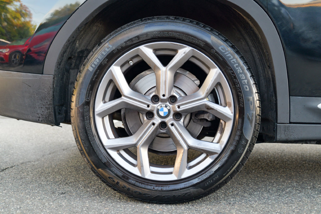 Used 2023 BMW X4 xDrive30i w/ Premium Package AWD/4WD image 12