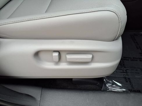 Used 2024 Honda Passport EX-L image 10
