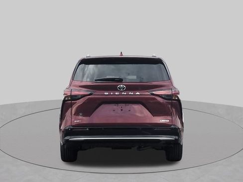 Certified 2026 Toyota Sienna Limited FWD image 7