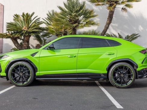 Used 2021 Lamborghini Urus AWD/4WD image 2