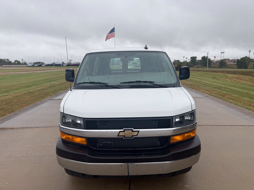 Used 2025 Chevrolet Express 2500 w/ Driver Convenience Package RWD image 11